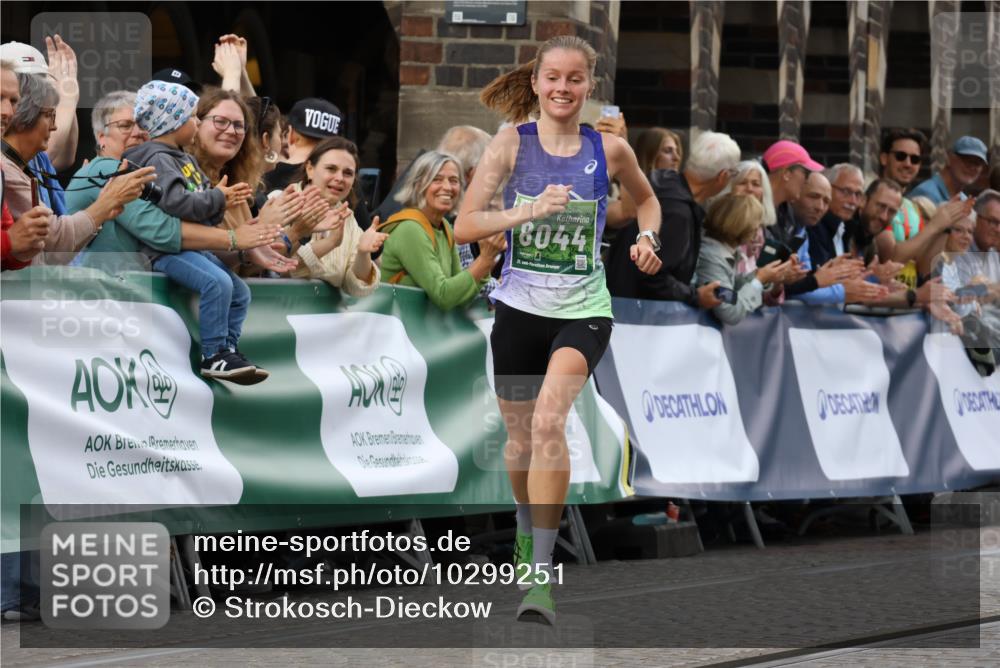 13.09.2026 - 21. swb-Marathon Bremen Strokosch-Dieckow http://msf.ph/oto/10299251 13.09.2026 12:46:10 Ziel 103, 8044 meine-sportfotos.de