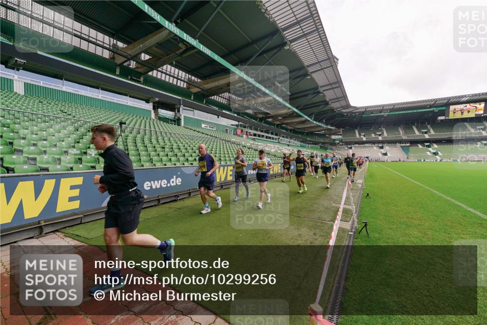 13.09.2026 - 21. swb-Marathon Bremen Michael Burmester http://msf.ph/oto/10299256 13.09.2026 10:36:29 Laufen im Stadion 10092, 10093, 10144, 10152, 10153, 10154, 10160, 10173, 10175, 10181, 10182, 10186, 10187, 10195, 10198, 10237, 10245, 10251, 10257, 10263, 10272, 10275, 10278, 10291, 10296, 10306, 10309, 10327, 10331, 10332, 10338, 10357, 10377, 10382, 10390, 10403, 10409, 10411, 10420, 10427, 10429, 10439, 10444, 10473, 10477, 10481, 10492, 10497, 10500, 10516, 10528, 10531, 10560, 10569, 10607, 10613, 10617, 10633, 10636, 10647, 10648, 10659, 10663, 10671, 10672, 10715 meine-sportfotos.de
