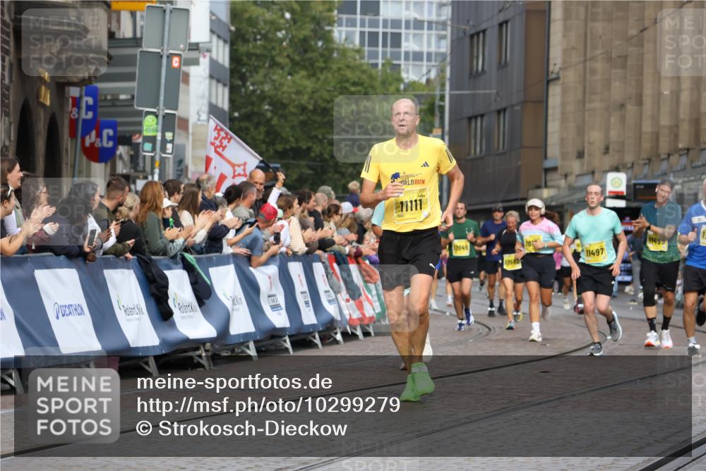 13.09.2026 - 21. swb-Marathon Bremen Strokosch-Dieckow http://msf.ph/oto/10299279 13.09.2026 10:50:19 Ziel 10452, 10508, 10593, 10876, 10966, 11005, 11035, 11183, 11415, 12240, 12380, 12510, 10233, 10525, 10840, 10923, 11276, 11622, 11664, 11680, 11742, 12045, 12078, 12447, 13562 meine-sportfotos.de