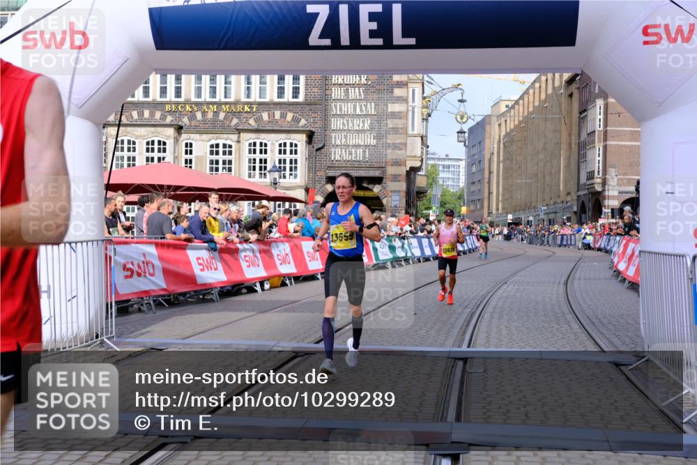 13.09.2026 - 21. swb-Marathon Bremen Tim E. http://msf.ph/oto/10299289 13.09.2026 10:38:26 Ziel 10302, 11142, 13551, 13553, 13559, 13584, 13587, 13636 meine-sportfotos.de