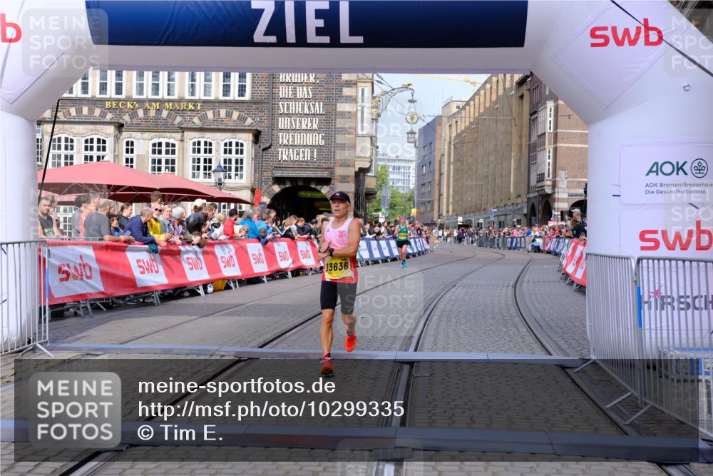 13.09.2026 - 21. swb-Marathon Bremen Tim E. http://msf.ph/oto/10299335 13.09.2026 10:38:28 Ziel 10302, 11142, 13551, 13553, 13559, 13584, 13587, 13636 meine-sportfotos.de