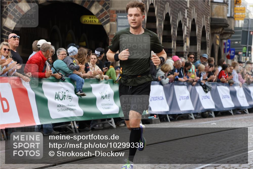 13.09.2026 - 21. swb-Marathon Bremen Strokosch-Dieckow http://msf.ph/oto/10299338 13.09.2026 12:46:29 Ziel 103, 1352, 2143, 8044, 238, 574, 841, 1391 meine-sportfotos.de