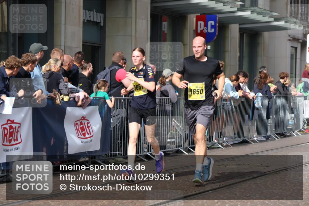 13.09.2026 - 21. swb-Marathon Bremen Strokosch-Dieckow http://msf.ph/oto/10299351 13.09.2026 10:47:06 Ziel 10189, 10223, 10270, 10310, 10319, 10807, 10873, 10898, 11130, 11187, 11269, 11462, 11469, 11646, 12048, 12195, 12296, 12298, 12318, 13521, 13528, 13545, 13589, 10289, 10445, 10504, 10744, 11060, 11199, 11212, 11344, 11608, 11650, 11651, 11661, 11783, 11814, 12364, 12375, 12415, 12470, 13613 meine-sportfotos.de
