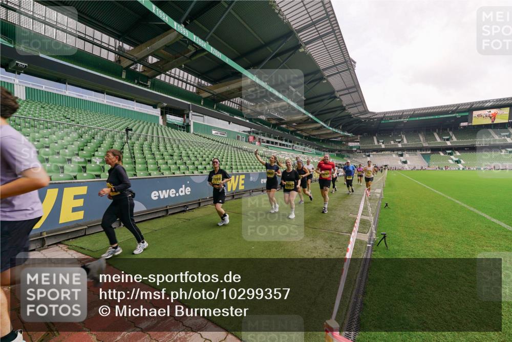 13.09.2026 - 21. swb-Marathon Bremen Michael Burmester http://msf.ph/oto/10299357 13.09.2026 10:36:55 Laufen im Stadion 10090, 10091, 10092, 10150, 10152, 10153, 10154, 10160, 10181, 10182, 10186, 10187, 10195, 10198, 10237, 10251, 10257, 10263, 10272, 10273, 10274, 10275, 10278, 10283, 10291, 10296, 10306, 10309, 10315, 10323, 10327, 10331, 10332, 10338, 10357, 10382, 10390, 10403, 10409, 10411, 10420, 10429, 10439, 10444, 10473, 10477, 10481, 10497, 10500, 10516, 10531, 10560, 10569, 10598, 10607, 10613, 10617, 10633, 10636, 10647, 10648, 10659, 10663, 10671, 10672, 10674 meine-sportfotos.de
