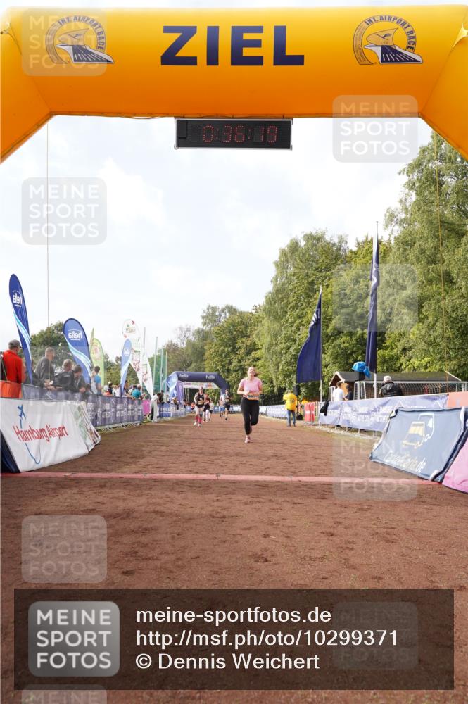 13.09.2026 - Airport Race Dennis Weichert http://msf.ph/oto/10299371 13.09.2026 10:36:53 Ziel 5110, 5252, 5319 meine-sportfotos.de