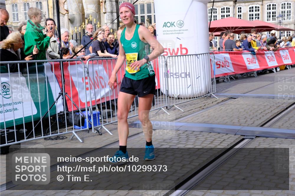 13.09.2026 - 21. swb-Marathon Bremen Tim E. http://msf.ph/oto/10299373 13.09.2026 10:38:35 Ziel 10302, 13551, 13553, 13559, 13587, 13636 meine-sportfotos.de