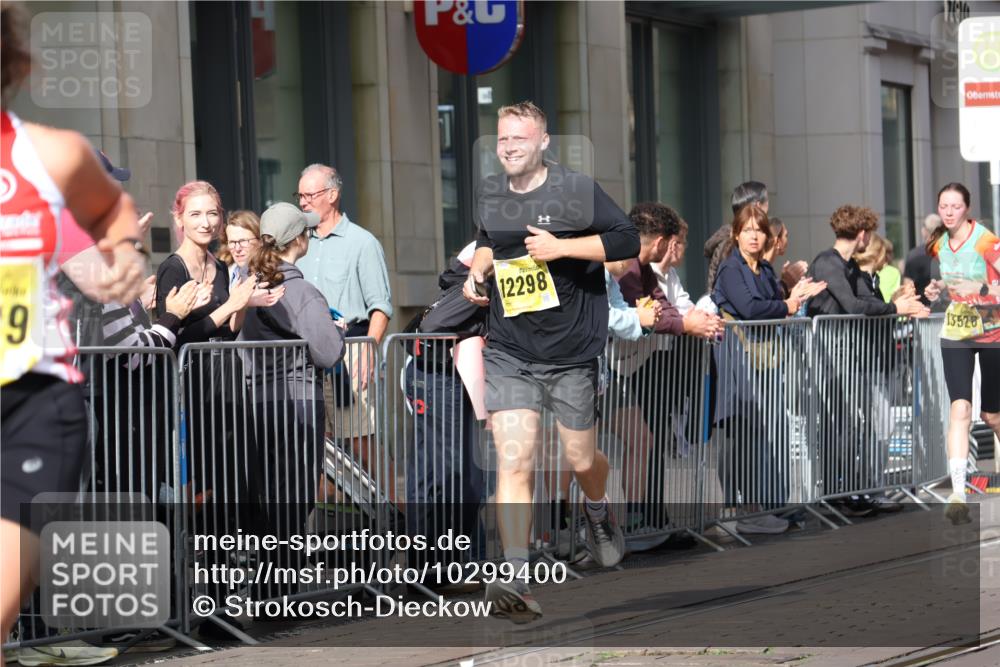 13.09.2026 - 21. swb-Marathon Bremen Strokosch-Dieckow http://msf.ph/oto/10299400 13.09.2026 10:47:09 Ziel 10189, 10223, 10270, 10310, 10319, 10594, 10807, 10873, 10898, 11130, 11187, 11269, 11462, 11469, 11646, 11809, 12048, 12195, 12296, 12298, 12318, 13521, 13528, 13545, 10289, 10445, 10504, 10744, 11060, 11199, 11212, 11344, 11608, 11650, 11651, 11661, 11783, 11814, 12364, 12375, 12415, 12470, 13589, 13613 meine-sportfotos.de