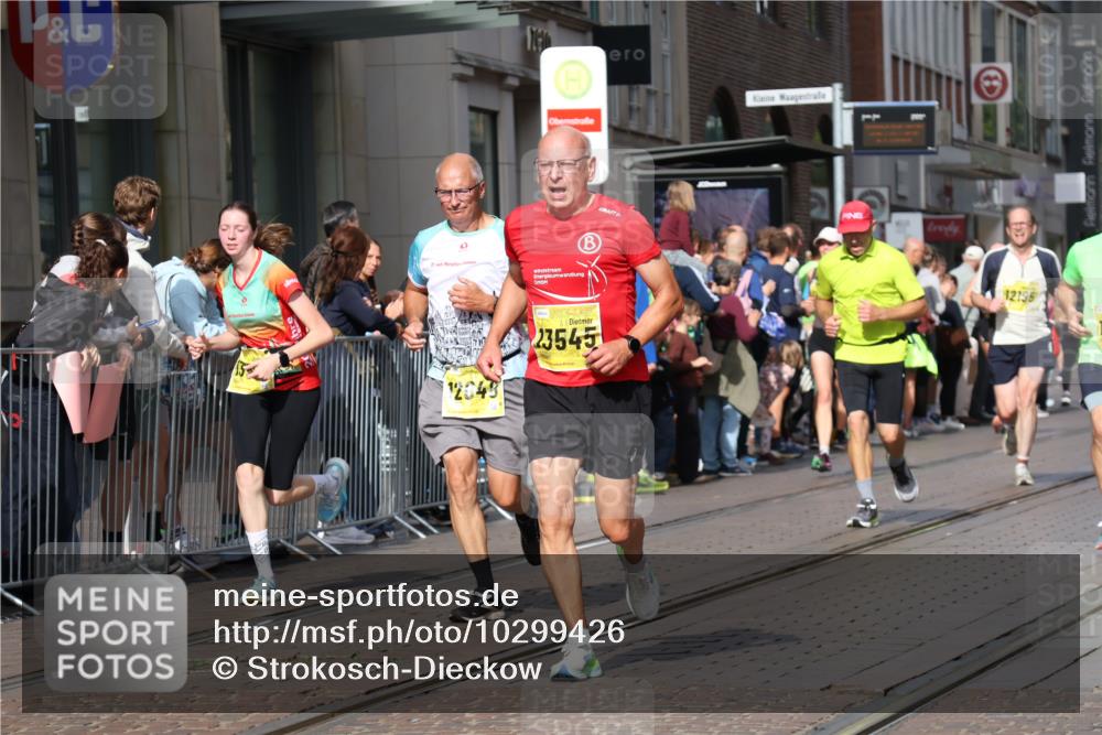 13.09.2026 - 21. swb-Marathon Bremen Strokosch-Dieckow http://msf.ph/oto/10299426 13.09.2026 10:47:11 Ziel 10189, 10210, 10223, 10270, 10310, 10319, 10594, 10807, 10860, 10873, 10898, 11130, 11187, 11269, 11462, 11469, 11646, 11809, 12048, 12077, 12195, 12296, 12298, 12318, 12547, 13521, 13528, 13545, 10289, 10445, 10504, 10744, 11060, 11199, 11212, 11344, 11608, 11650, 11651, 11661, 11783, 11814, 12298, 12364, 12375, 12415, 12470, 13589, 13613 meine-sportfotos.de