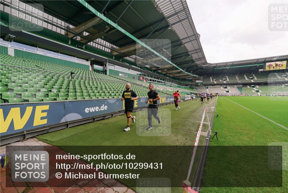 13.09.2026 - 21. swb-Marathon Bremen Michael Burmester http://msf.ph/oto/10299431 13.09.2026 10:37:16 Laufen im Stadion 10090, 10091, 10092, 10150, 10152, 10153, 10154, 10160, 10186, 10187, 10190, 10198, 10237, 10251, 10257, 10263, 10272, 10273, 10274, 10275, 10278, 10283, 10291, 10296, 10305, 10306, 10315, 10323, 10327, 10331, 10332, 10338, 10357, 10370, 10375, 10376, 10382, 10390, 10403, 10411, 10420, 10429, 10432, 10439, 10444, 10473, 10481, 10488, 10497, 10500, 10516, 10531, 10560, 10569, 10598, 10607, 10613, 10633, 10647, 10648, 10654, 10659, 10663, 10671, 10672, 10674 meine-sportfotos.de
