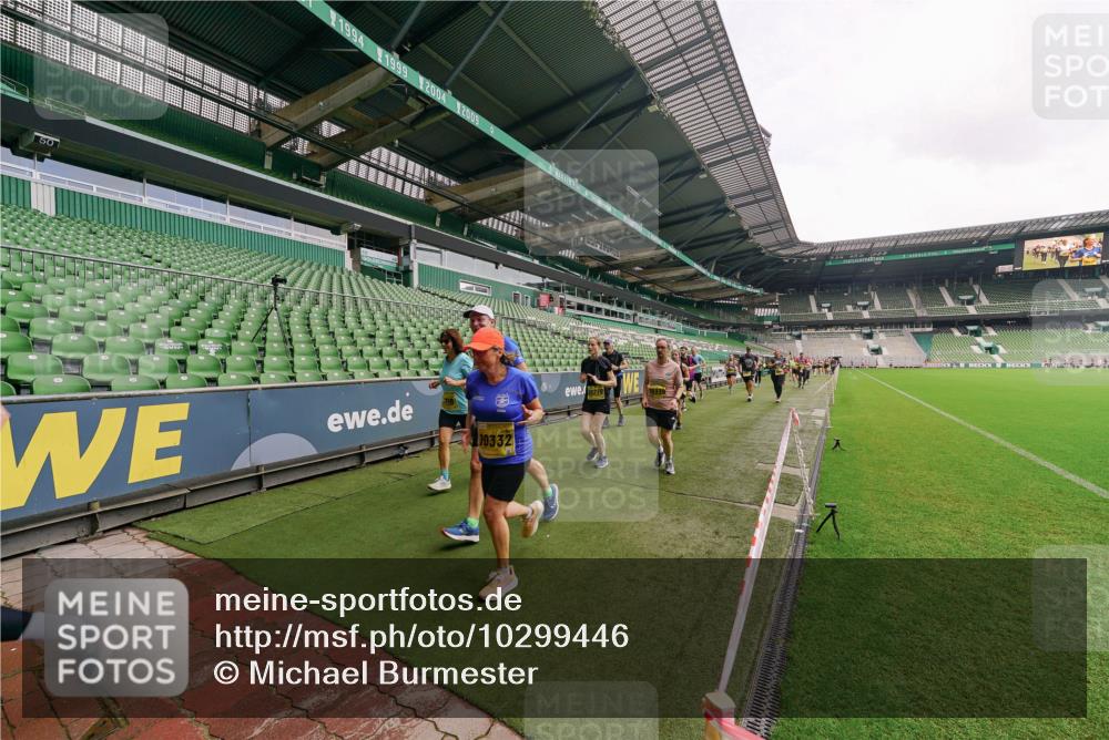 13.09.2026 - 21. swb-Marathon Bremen Michael Burmester http://msf.ph/oto/10299446 13.09.2026 10:37:23 Laufen im Stadion 10090, 10091, 10092, 10150, 10153, 10154, 10160, 10186, 10187, 10190, 10198, 10237, 10251, 10257, 10263, 10272, 10273, 10274, 10275, 10278, 10283, 10291, 10296, 10305, 10315, 10323, 10327, 10331, 10332, 10338, 10370, 10375, 10376, 10382, 10390, 10403, 10411, 10420, 10429, 10432, 10439, 10444, 10465, 10481, 10488, 10497, 10500, 10516, 10531, 10560, 10569, 10598, 10607, 10613, 10633, 10647, 10648, 10654, 10659, 10663, 10674, 10823 meine-sportfotos.de