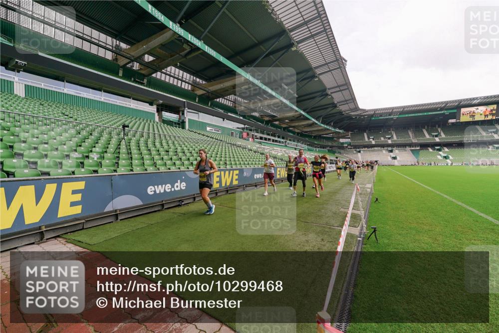 13.09.2026 - 21. swb-Marathon Bremen Michael Burmester http://msf.ph/oto/10299468 13.09.2026 10:37:30 Laufen im Stadion 10090, 10091, 10092, 10150, 10153, 10154, 10160, 10186, 10187, 10190, 10198, 10205, 10237, 10251, 10257, 10272, 10273, 10274, 10275, 10278, 10283, 10291, 10296, 10305, 10315, 10323, 10327, 10331, 10332, 10338, 10370, 10375, 10376, 10382, 10390, 10403, 10411, 10420, 10429, 10432, 10439, 10444, 10465, 10488, 10497, 10500, 10516, 10531, 10560, 10569, 10598, 10607, 10613, 10633, 10647, 10648, 10654, 10659, 10663, 10674, 10802, 10823 meine-sportfotos.de