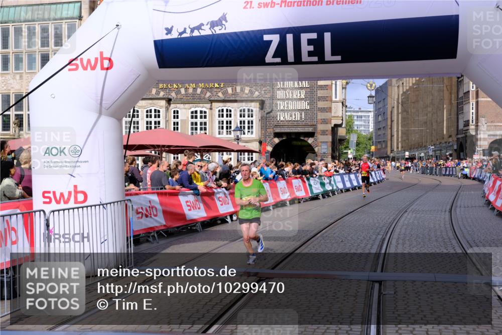13.09.2026 - 21. swb-Marathon Bremen Tim E. http://msf.ph/oto/10299470 13.09.2026 10:38:53 Ziel 10441, 12370, 13507, 13539 meine-sportfotos.de