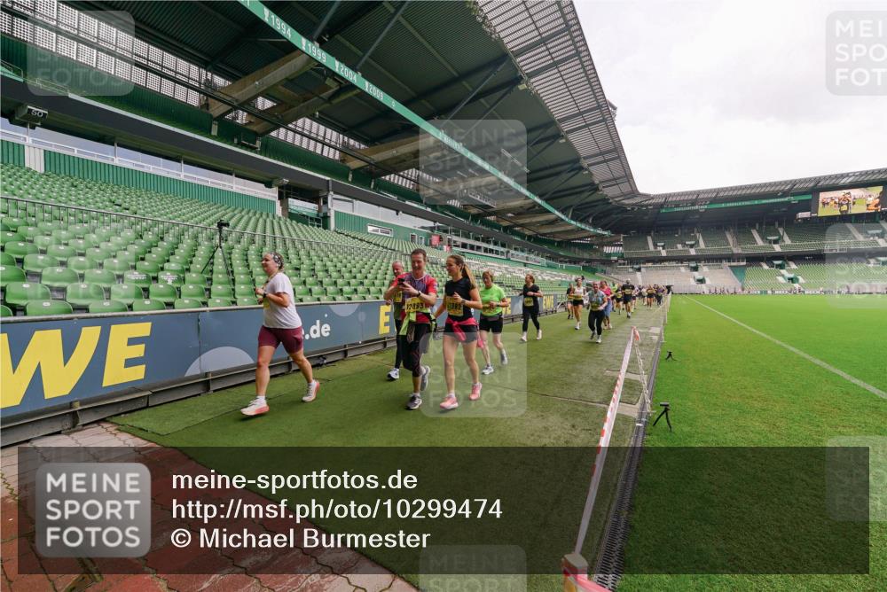 13.09.2026 - 21. swb-Marathon Bremen Michael Burmester http://msf.ph/oto/10299474 13.09.2026 10:37:32 Laufen im Stadion 10090, 10091, 10092, 10150, 10153, 10154, 10160, 10186, 10187, 10190, 10198, 10205, 10237, 10251, 10257, 10272, 10273, 10274, 10275, 10278, 10283, 10291, 10296, 10305, 10315, 10323, 10327, 10331, 10332, 10338, 10370, 10375, 10376, 10382, 10390, 10403, 10411, 10420, 10429, 10432, 10444, 10465, 10488, 10497, 10500, 10516, 10531, 10560, 10569, 10598, 10607, 10613, 10633, 10647, 10648, 10654, 10659, 10663, 10674, 10802, 10823 meine-sportfotos.de