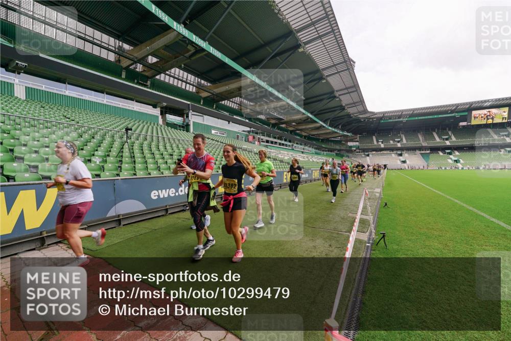 13.09.2026 - 21. swb-Marathon Bremen Michael Burmester http://msf.ph/oto/10299479 13.09.2026 10:37:33 Laufen im Stadion 10090, 10091, 10092, 10150, 10153, 10154, 10160, 10186, 10187, 10190, 10198, 10205, 10237, 10251, 10257, 10272, 10273, 10274, 10275, 10278, 10283, 10291, 10296, 10305, 10315, 10323, 10327, 10331, 10332, 10338, 10370, 10375, 10376, 10382, 10390, 10403, 10411, 10420, 10429, 10432, 10444, 10465, 10488, 10497, 10500, 10516, 10531, 10560, 10569, 10598, 10607, 10613, 10633, 10647, 10648, 10654, 10659, 10663, 10674, 10802, 10823 meine-sportfotos.de