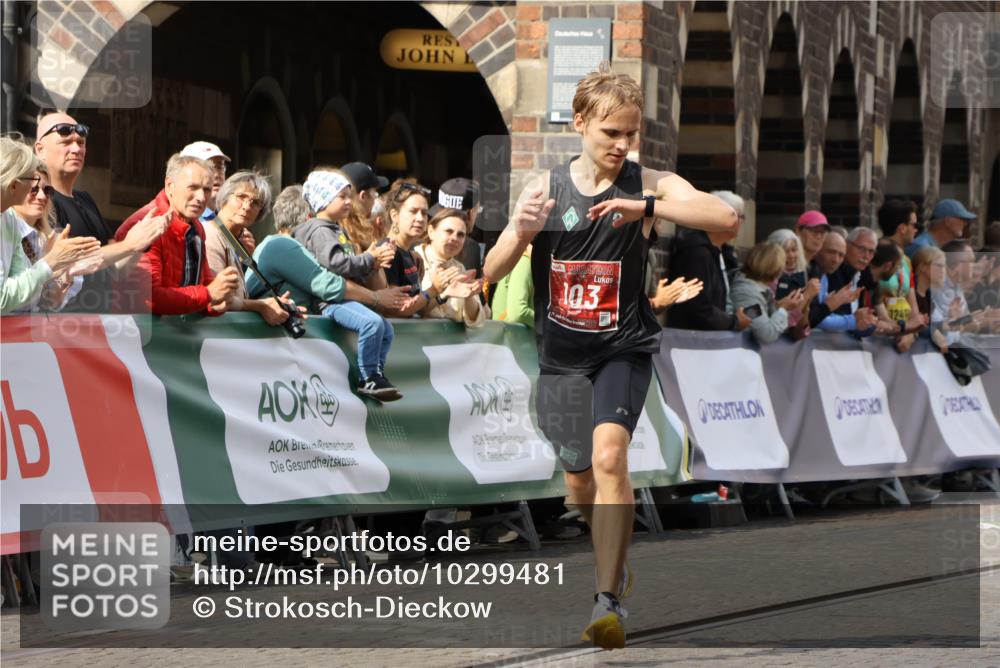 13.09.2026 - 21. swb-Marathon Bremen Strokosch-Dieckow http://msf.ph/oto/10299481 13.09.2026 12:46:39 Ziel 103, 1352, 1525, 8044, 574, 841 meine-sportfotos.de