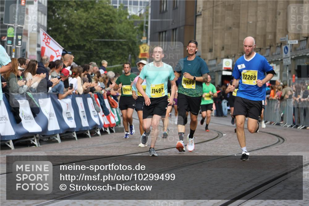 13.09.2026 - 21. swb-Marathon Bremen Strokosch-Dieckow http://msf.ph/oto/10299499 13.09.2026 10:50:23 Ziel 10452, 10593, 10876, 10966, 11005, 11035, 11111, 11128, 11415, 12240, 12380, 12510, 10233, 10525, 10840, 11220, 11276, 11622, 11664, 11742, 11774, 12078, 12309, 12447 meine-sportfotos.de