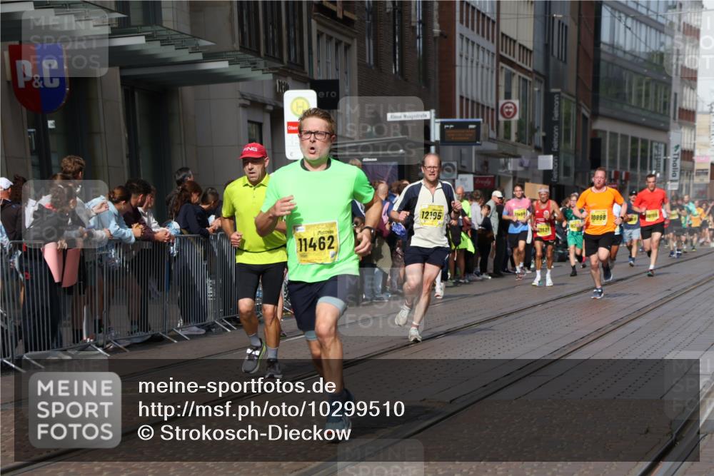13.09.2026 - 21. swb-Marathon Bremen Strokosch-Dieckow http://msf.ph/oto/10299510 13.09.2026 10:47:14 Ziel 10189, 10210, 10223, 10270, 10310, 10393, 10594, 10807, 10860, 10873, 10898, 11130, 11269, 11469, 11646, 11809, 11894, 12077, 12195, 12296, 12318, 12547, 13521, 13528, 13545, 10289, 10319, 10504, 10744, 11060, 11187, 11199, 11212, 11344, 11462, 11608, 11650, 11651, 11661, 11783, 11814, 12048, 12298, 12415, 12470, 13528, 13589, 13613 meine-sportfotos.de