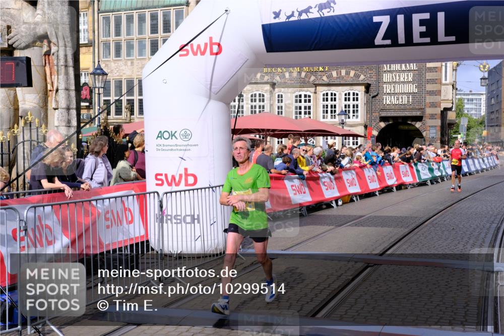13.09.2026 - 21. swb-Marathon Bremen Tim E. http://msf.ph/oto/10299514 13.09.2026 10:38:54 Ziel 10441, 12370, 13507, 13539 meine-sportfotos.de