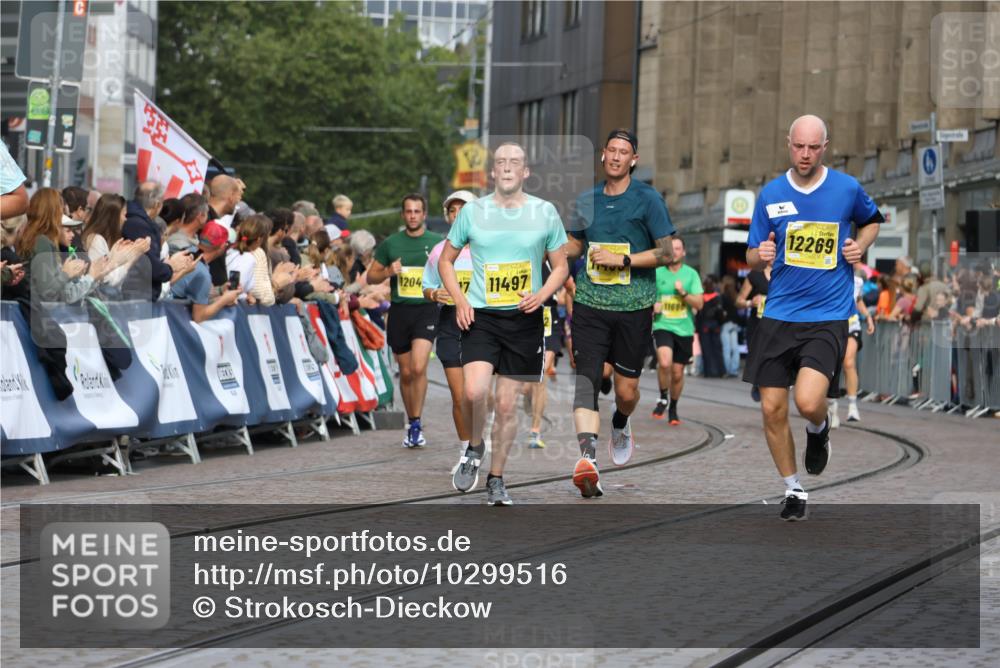 13.09.2026 - 21. swb-Marathon Bremen Strokosch-Dieckow http://msf.ph/oto/10299516 13.09.2026 10:50:23 Ziel 10452, 10593, 10876, 10966, 11005, 11035, 11111, 11128, 11415, 12240, 12380, 12510, 10233, 10525, 10840, 11220, 11276, 11622, 11664, 11742, 11774, 12078, 12309, 12447 meine-sportfotos.de