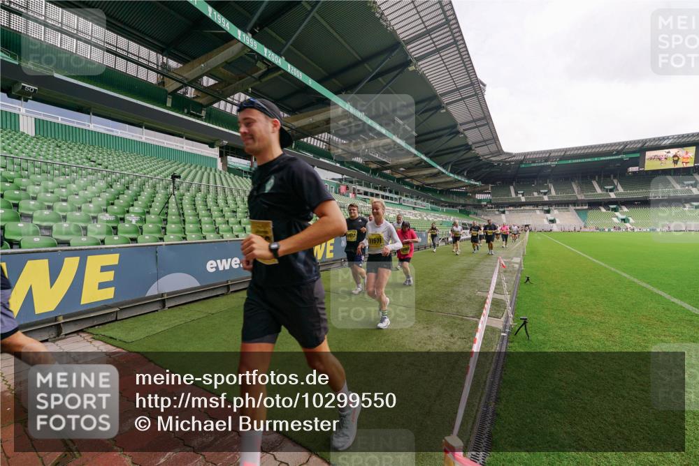 13.09.2026 - 21. swb-Marathon Bremen Michael Burmester http://msf.ph/oto/10299550 13.09.2026 10:37:48 Laufen im Stadion 10090, 10091, 10092, 10150, 10153, 10154, 10168, 10186, 10188, 10190, 10198, 10205, 10237, 10257, 10273, 10274, 10278, 10283, 10296, 10305, 10315, 10323, 10327, 10331, 10332, 10338, 10370, 10375, 10376, 10390, 10411, 10429, 10432, 10444, 10465, 10488, 10497, 10500, 10516, 10526, 10531, 10569, 10598, 10613, 10633, 10645, 10647, 10648, 10654, 10659, 10661, 10663, 10674, 10681, 10682, 10695, 10697, 10802, 10823 meine-sportfotos.de