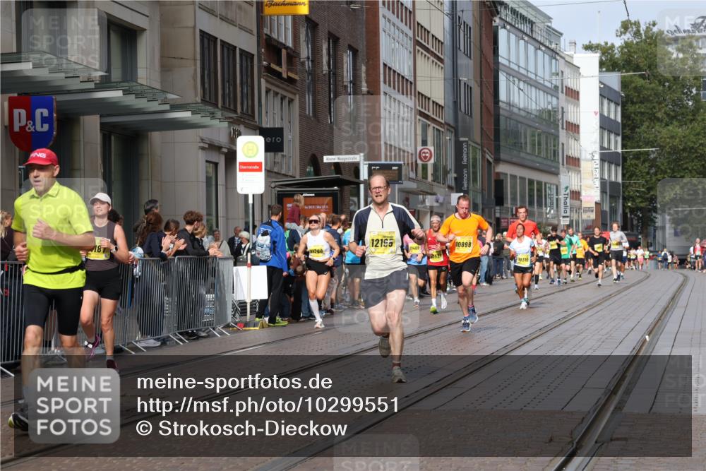13.09.2026 - 21. swb-Marathon Bremen Strokosch-Dieckow http://msf.ph/oto/10299551 13.09.2026 10:47:15 Ziel 10172, 10189, 10210, 10223, 10270, 10310, 10393, 10594, 10807, 10860, 10873, 10898, 11130, 11269, 11469, 11646, 11809, 11894, 12077, 12195, 12296, 12318, 12547, 13521, 13545, 10289, 10319, 10744, 11060, 11187, 11199, 11212, 11344, 11462, 11608, 11650, 11651, 11783, 11814, 12048, 12298, 12415, 12470, 13528, 13545, 13589, 13613 meine-sportfotos.de