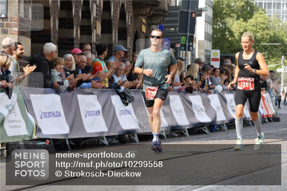 13.09.2026 - 21. swb-Marathon Bremen Strokosch-Dieckow http://msf.ph/oto/10299558 13.09.2026 12:47:00 Ziel 238, 574, 841, 1253, 1391, 649, 7741 meine-sportfotos.de