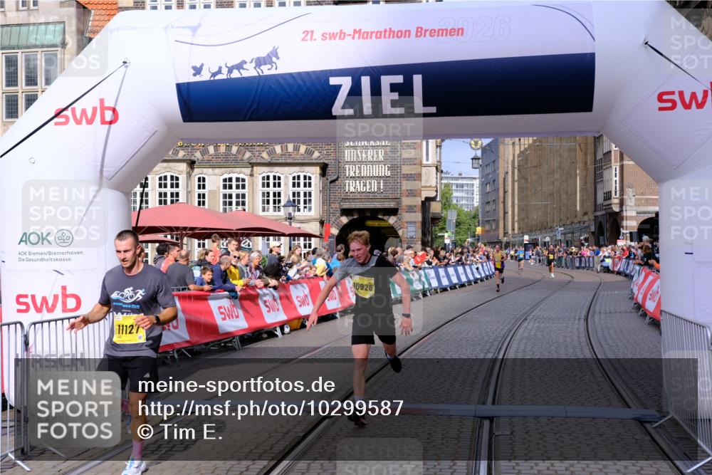 13.09.2026 - 21. swb-Marathon Bremen Tim E. http://msf.ph/oto/10299587 13.09.2026 10:39:08 Ziel 10782, 10926, 11127, 11338, 12370 meine-sportfotos.de