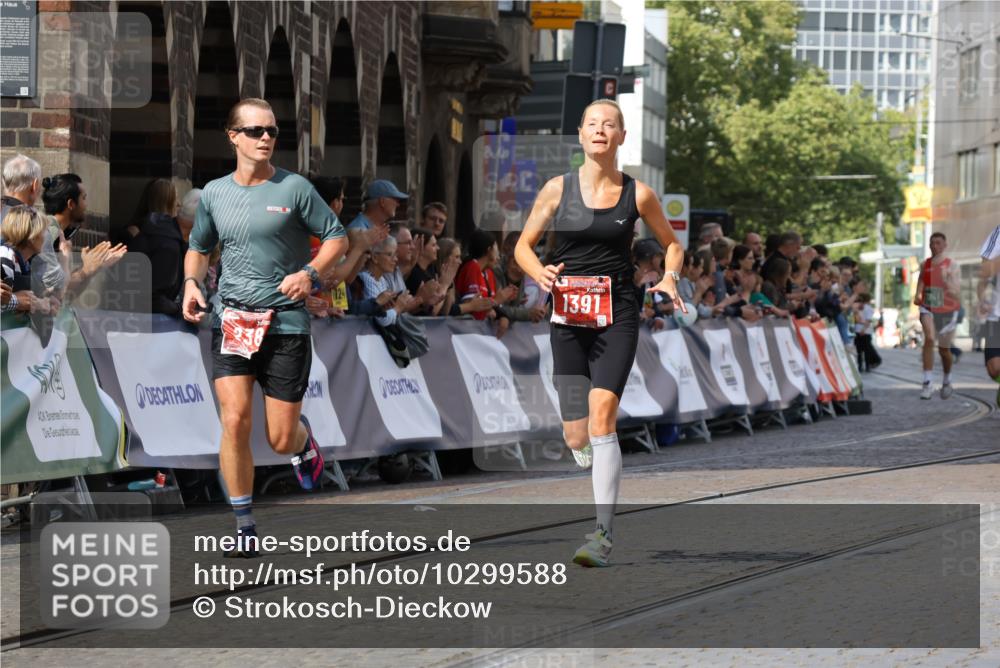 13.09.2026 - 21. swb-Marathon Bremen Strokosch-Dieckow http://msf.ph/oto/10299588 13.09.2026 12:47:01 Ziel 238, 574, 841, 1391, 649, 7741 meine-sportfotos.de