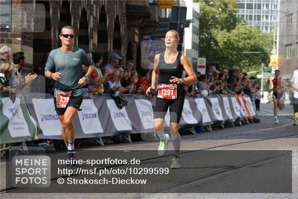 13.09.2026 - 21. swb-Marathon Bremen Strokosch-Dieckow http://msf.ph/oto/10299599 13.09.2026 12:47:01 Ziel 238, 574, 841, 1391, 649, 7741 meine-sportfotos.de