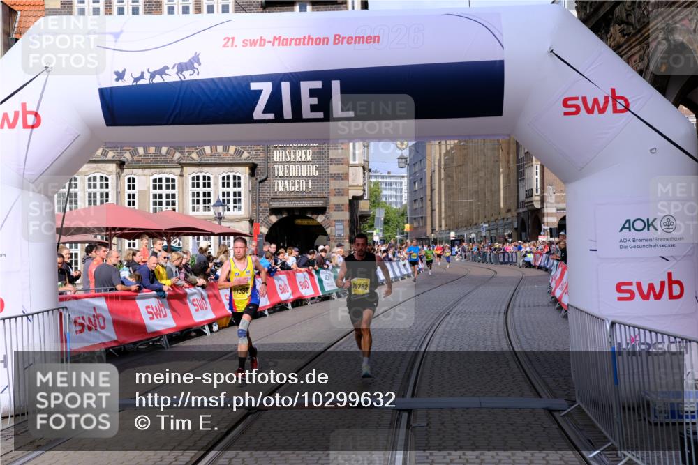13.09.2026 - 21. swb-Marathon Bremen Tim E. http://msf.ph/oto/10299632 13.09.2026 10:39:15 Ziel 10782, 10926, 11127, 11338, 12003 meine-sportfotos.de