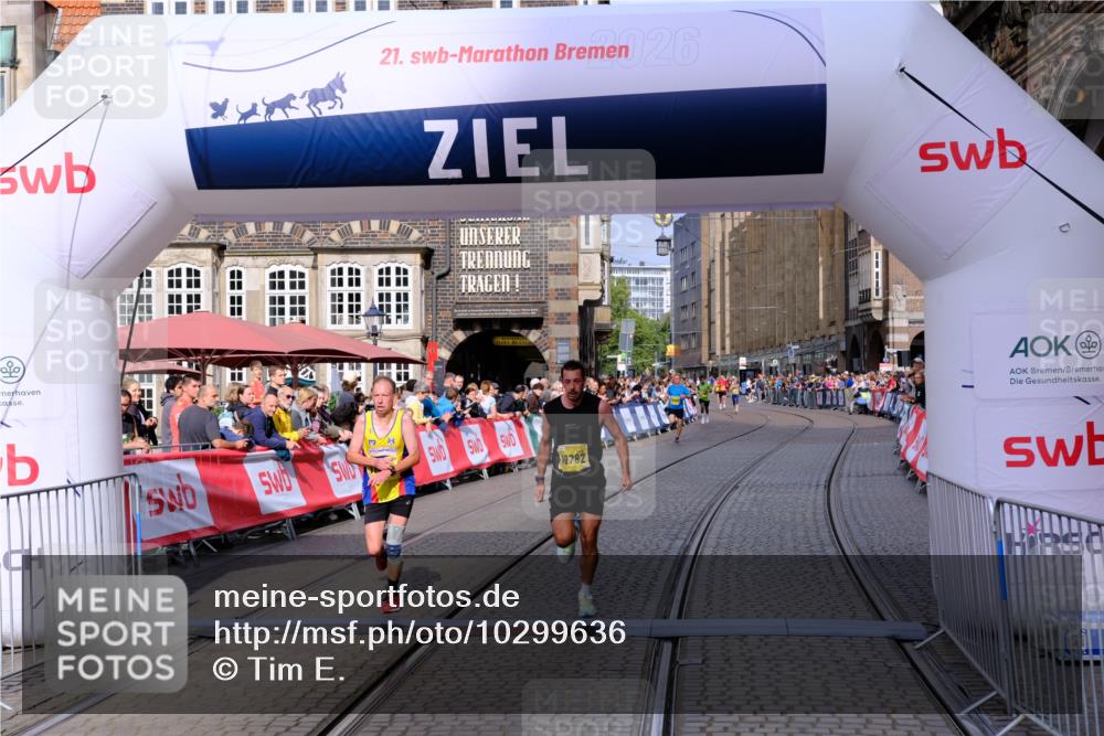 13.09.2026 - 21. swb-Marathon Bremen Tim E. http://msf.ph/oto/10299636 13.09.2026 10:39:15 Ziel 10782, 10926, 11127, 11338, 12003 meine-sportfotos.de