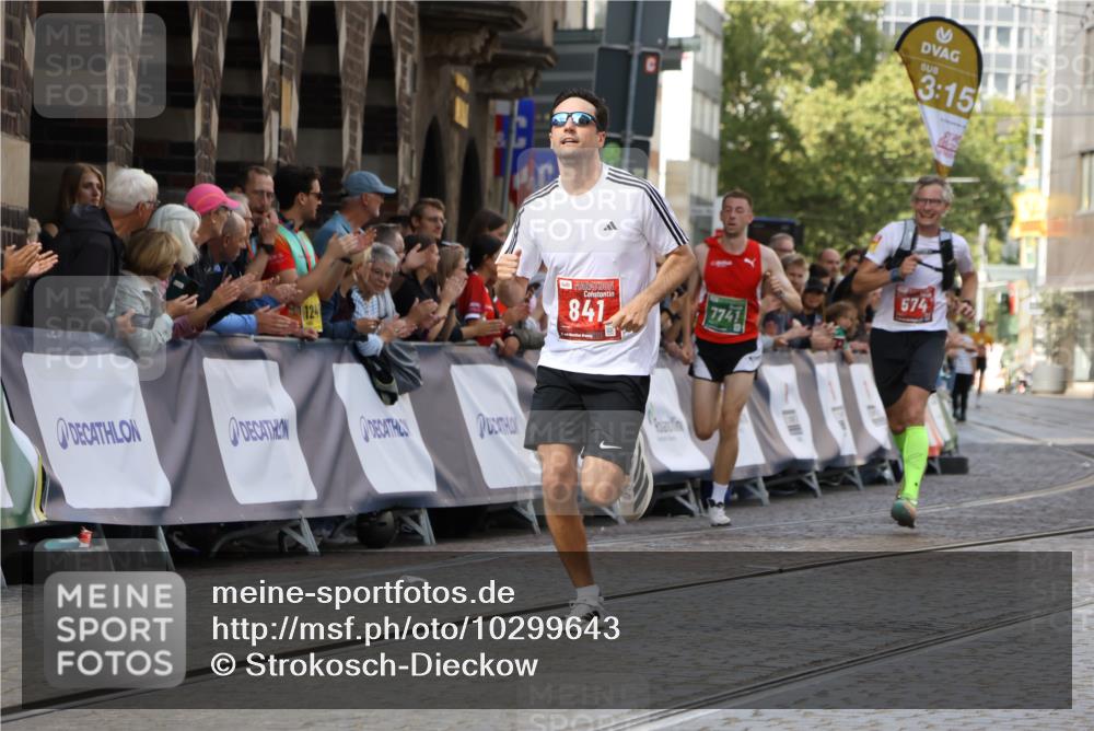 13.09.2026 - 21. swb-Marathon Bremen Strokosch-Dieckow http://msf.ph/oto/10299643 13.09.2026 12:47:05 Ziel 238, 574, 841, 1391, 7741 meine-sportfotos.de