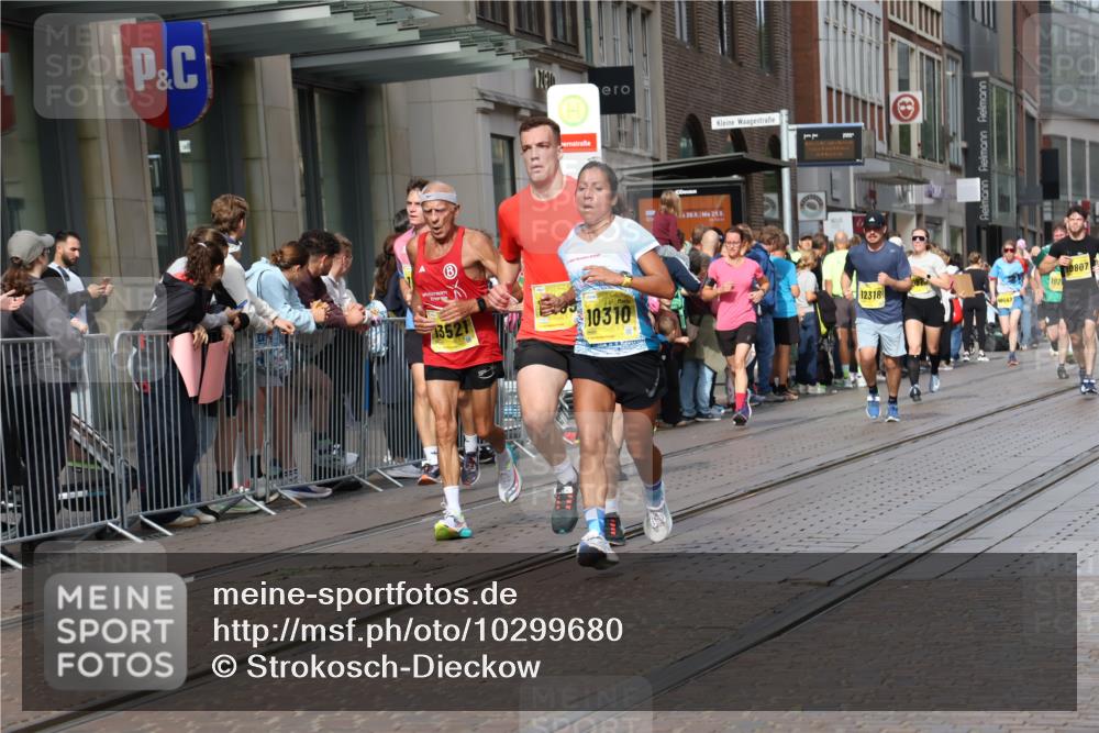 13.09.2026 - 21. swb-Marathon Bremen Strokosch-Dieckow http://msf.ph/oto/10299680 13.09.2026 10:47:22 Ziel 10172, 10210, 10223, 10270, 10393, 10592, 10594, 10807, 10860, 10873, 11018, 11130, 11469, 11634, 11646, 11809, 11894, 12077, 12296, 12318, 12547, 12558, 13521, 10189, 10310, 10319, 10744, 10898, 11060, 11187, 11269, 11462, 11650, 11651, 11814, 12048, 12195, 12298, 12415, 12470, 13528, 13545, 13589, 13613 meine-sportfotos.de