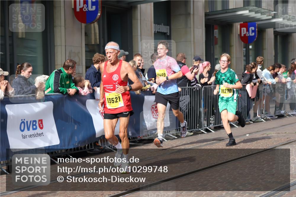 13.09.2026 - 21. swb-Marathon Bremen Strokosch-Dieckow http://msf.ph/oto/10299748 13.09.2026 10:47:25 Ziel 10172, 10210, 10223, 10270, 10393, 10592, 10594, 10860, 10873, 11018, 11130, 11360, 11469, 11634, 11646, 11809, 11894, 12077, 12278, 12296, 12318, 12547, 12558, 13521, 10189, 10310, 10319, 10744, 10807, 10898, 11187, 11269, 11462, 11650, 11651, 11814, 12048, 12195, 12298, 12415, 12470, 13528, 13545, 13589, 13613 meine-sportfotos.de
