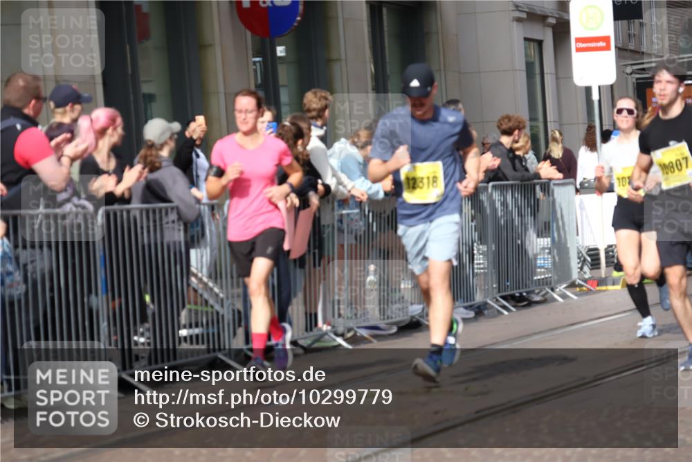 13.09.2026 - 21. swb-Marathon Bremen Strokosch-Dieckow http://msf.ph/oto/10299779 13.09.2026 10:47:26 Ziel 10172, 10210, 10223, 10270, 10393, 10592, 10594, 10860, 10873, 11018, 11130, 11360, 11469, 11634, 11646, 11809, 11894, 12077, 12278, 12296, 12318, 12547, 12558, 13521, 10189, 10270, 10310, 10319, 10744, 10807, 10898, 11187, 11269, 11462, 11469, 11650, 11651, 11814, 12048, 12195, 12296, 12298, 12415, 12470, 13528, 13545, 13589, 13613 meine-sportfotos.de