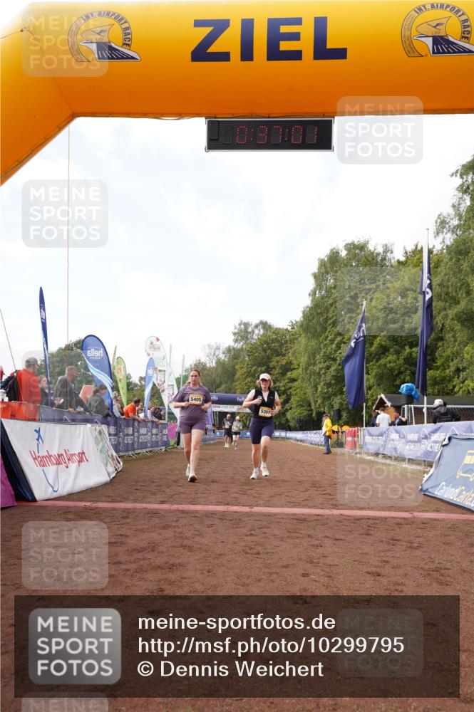13.09.2026 - Airport Race Dennis Weichert http://msf.ph/oto/10299795 13.09.2026 10:37:35 Ziel 5303, 5397, 5405 meine-sportfotos.de