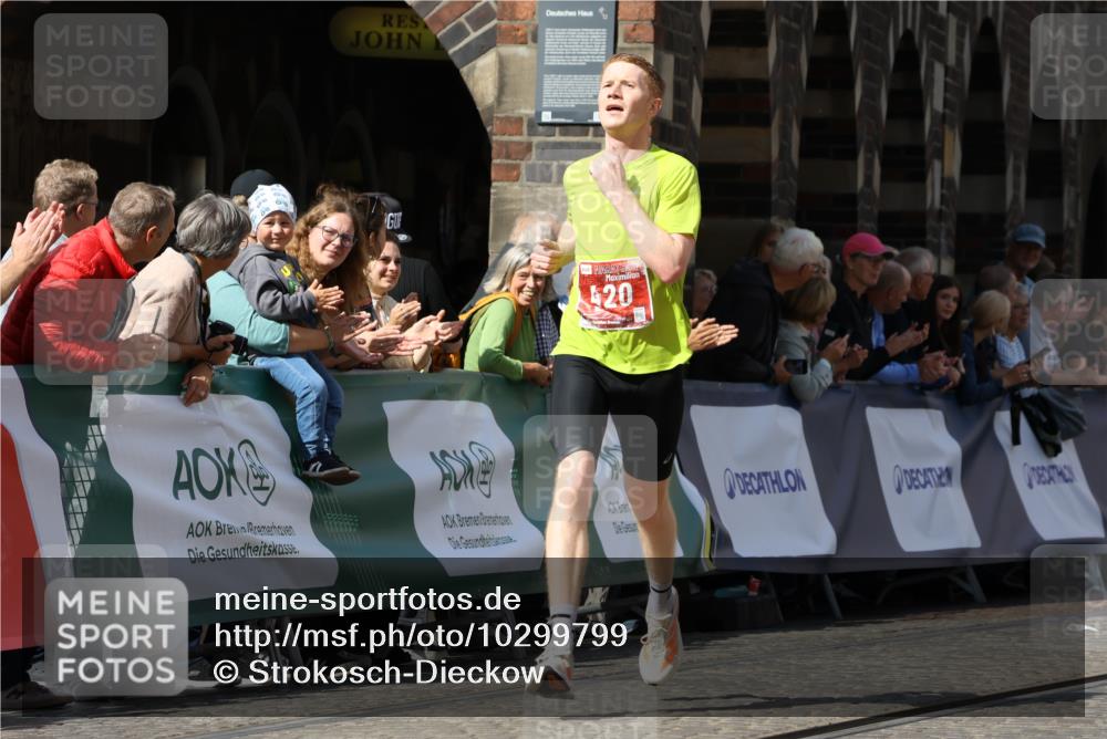 13.09.2026 - 21. swb-Marathon Bremen Strokosch-Dieckow http://msf.ph/oto/10299799 13.09.2026 12:47:53 Ziel 420, 1161, 1783, 358, 447 meine-sportfotos.de