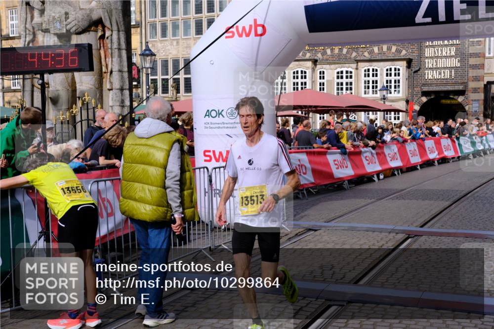 13.09.2026 - 21. swb-Marathon Bremen Tim E. http://msf.ph/oto/10299864 13.09.2026 10:39:53 Ziel 11713, 12404, 13513, 13642 meine-sportfotos.de