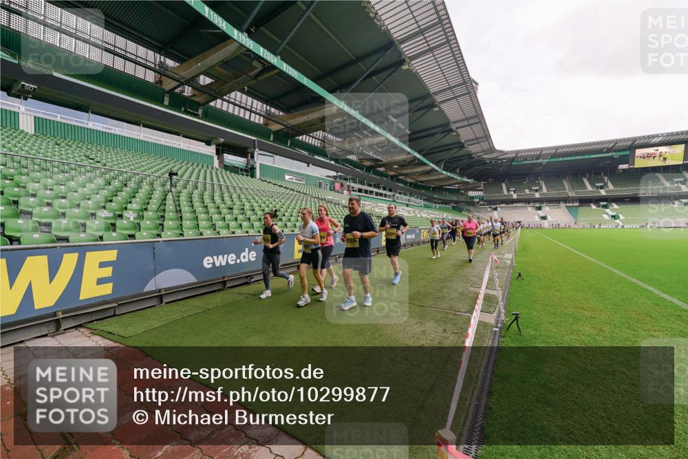 13.09.2026 - 21. swb-Marathon Bremen Michael Burmester http://msf.ph/oto/10299877 13.09.2026 10:37:53 Laufen im Stadion 10090, 10091, 10092, 10150, 10153, 10154, 10168, 10186, 10188, 10190, 10198, 10205, 10237, 10257, 10259, 10260, 10273, 10274, 10283, 10296, 10305, 10315, 10323, 10327, 10331, 10332, 10370, 10375, 10376, 10390, 10429, 10432, 10444, 10465, 10488, 10497, 10500, 10516, 10526, 10598, 10613, 10633, 10645, 10647, 10648, 10654, 10659, 10661, 10663, 10674, 10681, 10682, 10695, 10697, 10802, 10823 meine-sportfotos.de