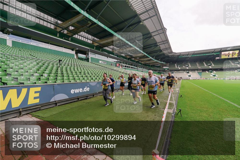 13.09.2026 - 21. swb-Marathon Bremen Michael Burmester http://msf.ph/oto/10299894 13.09.2026 10:37:58 Laufen im Stadion 10090, 10091, 10092, 10150, 10153, 10154, 10168, 10186, 10188, 10190, 10198, 10205, 10237, 10257, 10259, 10260, 10273, 10274, 10283, 10296, 10305, 10315, 10323, 10327, 10331, 10332, 10370, 10375, 10376, 10390, 10429, 10432, 10444, 10465, 10488, 10497, 10500, 10516, 10526, 10598, 10613, 10633, 10645, 10647, 10648, 10654, 10659, 10661, 10663, 10674, 10681, 10682, 10695, 10697, 10802, 10823 meine-sportfotos.de
