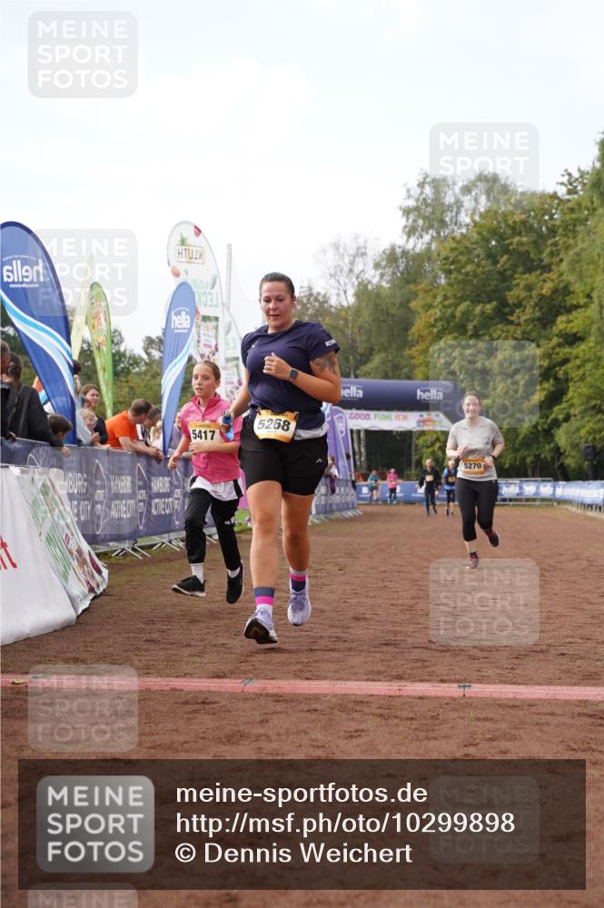 13.09.2026 - Airport Race Dennis Weichert http://msf.ph/oto/10299898 13.09.2026 10:37:56 Ziel 5268, 5270, 5387, 5417 meine-sportfotos.de