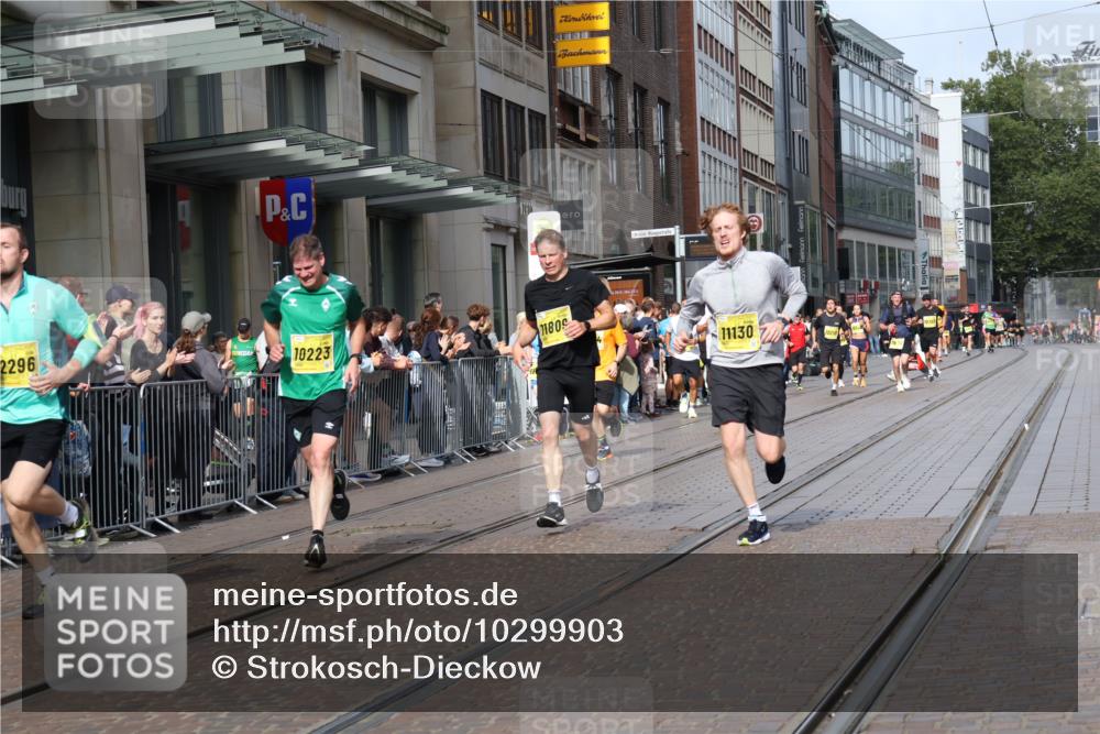 13.09.2026 - 21. swb-Marathon Bremen Strokosch-Dieckow http://msf.ph/oto/10299903 13.09.2026 10:47:31 Ziel 10172, 10210, 10393, 10592, 10594, 10860, 11018, 11130, 11360, 11634, 11735, 11809, 11894, 12077, 12278, 12354, 12487, 12547, 12558, 10189, 10223, 10270, 10310, 10319, 10807, 10873, 10898, 11130, 11187, 11269, 11462, 11469, 11646, 12048, 12195, 12296, 12298, 12318, 13521, 13528, 13545, 13589 meine-sportfotos.de