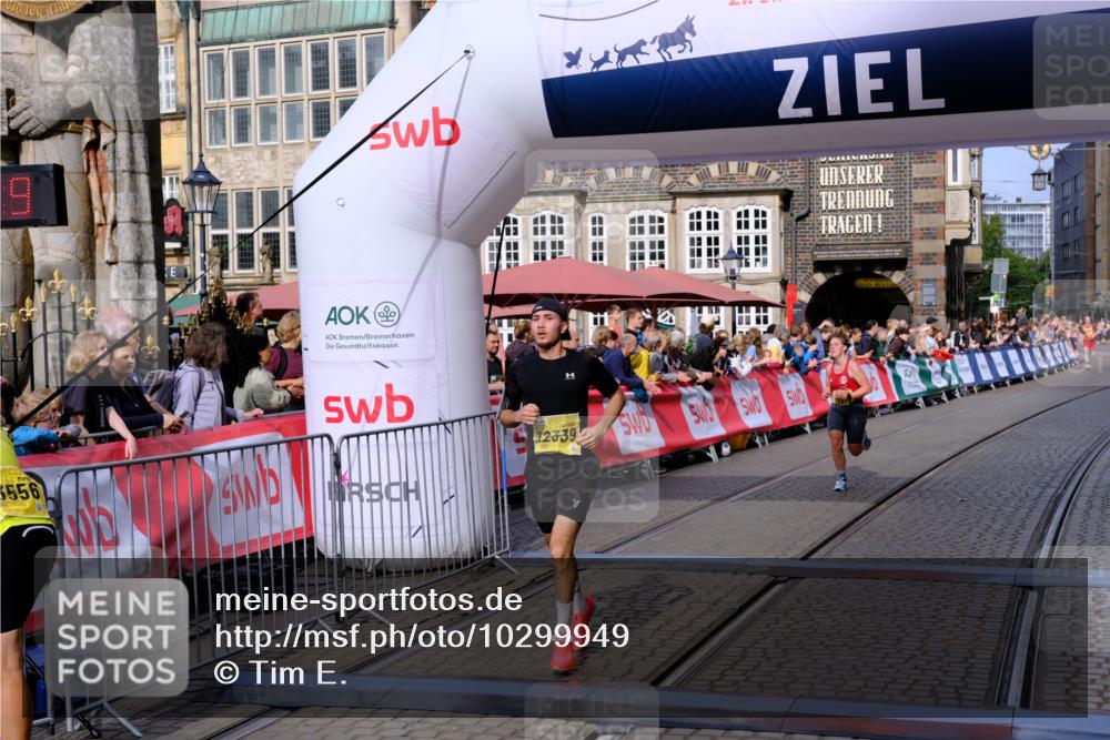 13.09.2026 - 21. swb-Marathon Bremen Tim E. http://msf.ph/oto/10299949 13.09.2026 10:40:06 Ziel 11198, 11721, 12144, 12339, 13519, 13642 meine-sportfotos.de