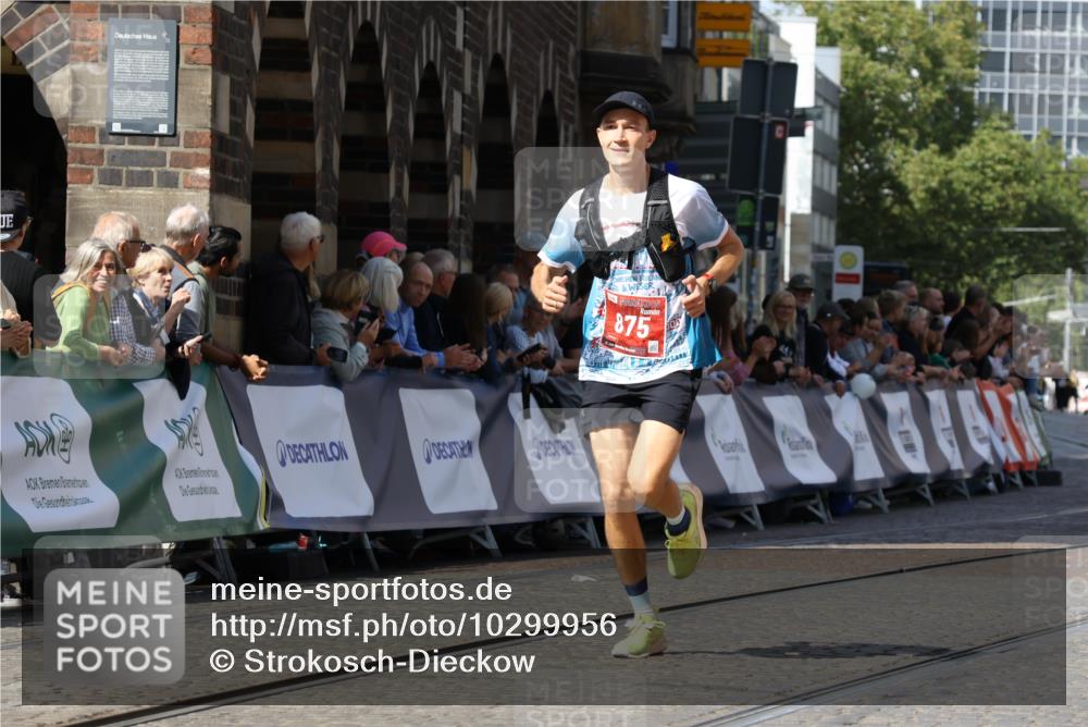 13.09.2026 - 21. swb-Marathon Bremen Strokosch-Dieckow http://msf.ph/oto/10299956 13.09.2026 12:48:16 Ziel 358, 447, 875, 5428 meine-sportfotos.de