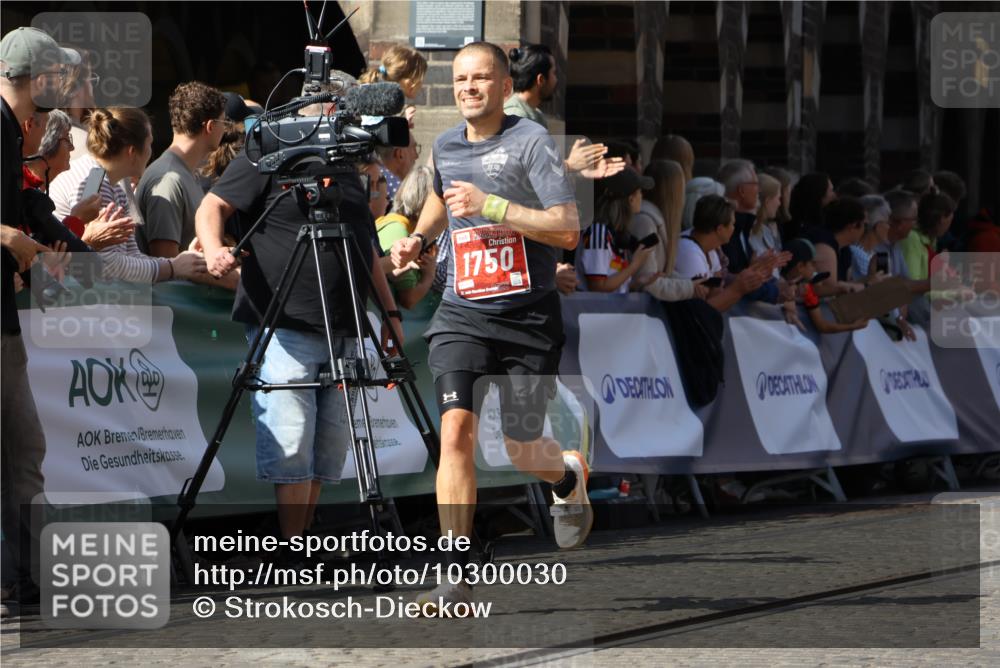 13.09.2026 - 21. swb-Marathon Bremen Strokosch-Dieckow http://msf.ph/oto/10300030 13.09.2026 13:20:39 Ziel 201, 232, 334, 655, 1197, 1646, 1750, 1931, 2122, 2493, 2577, 2885, 2953, 3685, 4351, 5137, 5450, 5583, 6901, 7018, 7341, 7664, 8178, 9047, 9518, 9756, 13222, 541, 769, 1056, 1881, 2425, 2640, 3356, 3866, 4316, 4482, 4612, 5161, 5213, 5954, 6177, 6401, 6680, 7517, 8005, 8141, 8804, 9691, 13126 meine-sportfotos.de