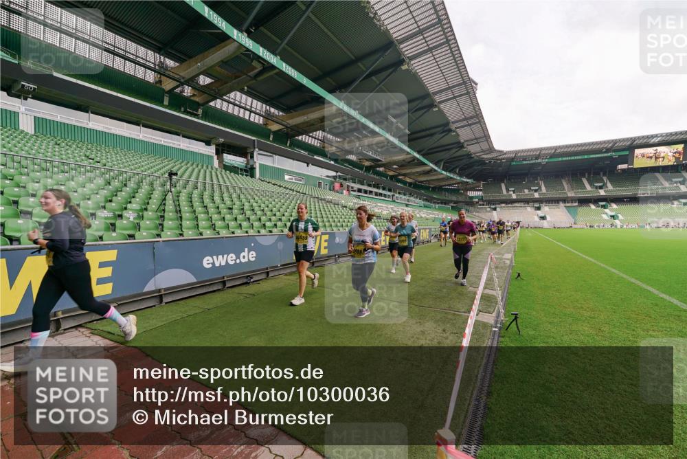 13.09.2026 - 21. swb-Marathon Bremen Michael Burmester http://msf.ph/oto/10300036 13.09.2026 10:38:33 Laufen im Stadion 10090, 10091, 10135, 10139, 10150, 10168, 10188, 10190, 10204, 10205, 10238, 10259, 10260, 10273, 10274, 10283, 10305, 10315, 10323, 10360, 10363, 10364, 10370, 10375, 10376, 10378, 10404, 10432, 10444, 10457, 10465, 10469, 10488, 10505, 10510, 10511, 10516, 10526, 10595, 10598, 10609, 10630, 10645, 10654, 10661, 10662, 10663, 10664, 10674, 10681, 10682, 10686, 10695, 10697, 10802, 10823 meine-sportfotos.de
