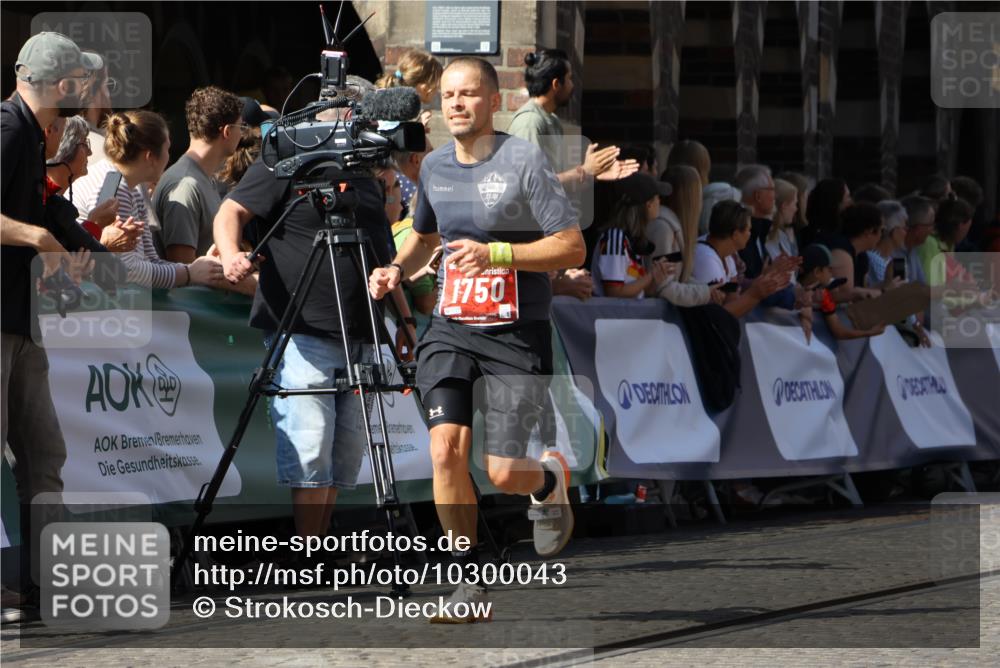 13.09.2026 - 21. swb-Marathon Bremen Strokosch-Dieckow http://msf.ph/oto/10300043 13.09.2026 13:20:39 Ziel 201, 232, 334, 655, 1197, 1646, 1750, 1931, 2122, 2493, 2577, 2885, 2953, 3685, 4351, 5137, 5450, 5583, 6901, 7018, 7341, 7664, 8178, 9047, 9518, 9756, 13222, 541, 769, 1056, 1881, 2425, 2640, 3356, 3866, 4316, 4482, 4612, 5161, 5213, 5954, 6177, 6401, 6680, 7517, 8005, 8141, 8804, 9691, 13126 meine-sportfotos.de