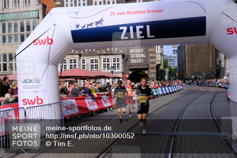 13.09.2026 - 21. swb-Marathon Bremen Tim E. http://msf.ph/oto/10300052 13.09.2026 10:40:12 Ziel 11198, 11721, 12144, 12339, 13519 meine-sportfotos.de