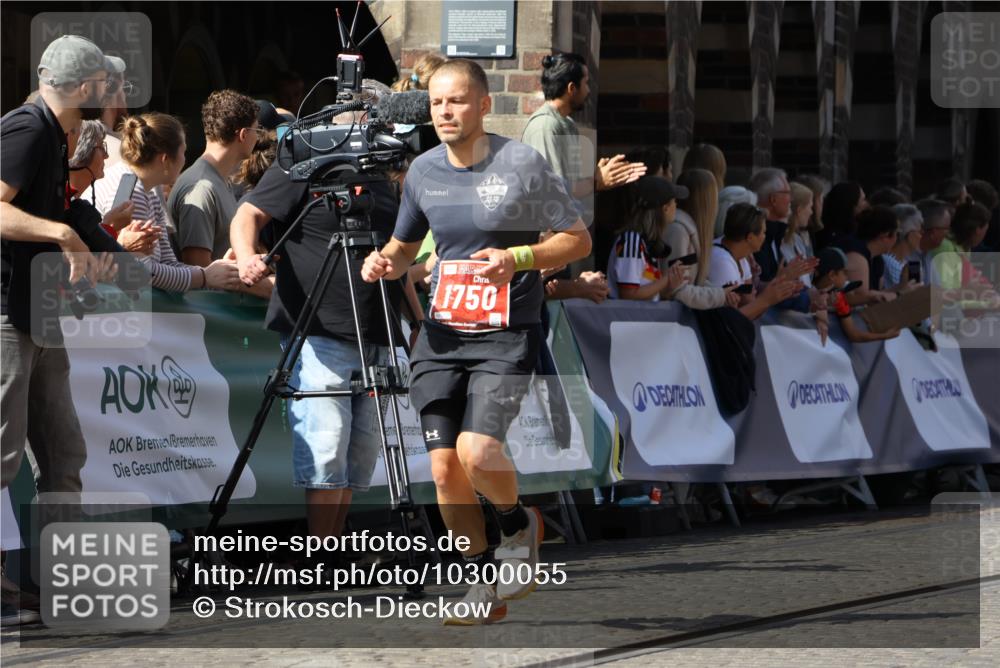 13.09.2026 - 21. swb-Marathon Bremen Strokosch-Dieckow http://msf.ph/oto/10300055 13.09.2026 13:20:39 Ziel 201, 232, 334, 655, 1197, 1646, 1750, 1931, 2122, 2493, 2577, 2885, 2953, 3685, 4351, 5137, 5450, 5583, 6901, 7018, 7341, 7664, 8178, 9047, 9518, 9756, 13222, 541, 769, 1056, 1881, 2425, 2640, 3356, 3866, 4316, 4482, 4612, 5161, 5213, 5954, 6177, 6401, 6680, 7517, 8005, 8141, 8804, 9691, 13126 meine-sportfotos.de