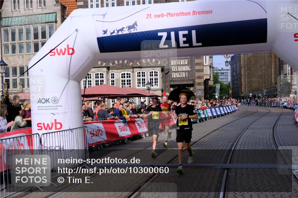 13.09.2026 - 21. swb-Marathon Bremen Tim E. http://msf.ph/oto/10300060 13.09.2026 10:40:13 Ziel 11198, 11721, 12144, 12339, 13519 meine-sportfotos.de
